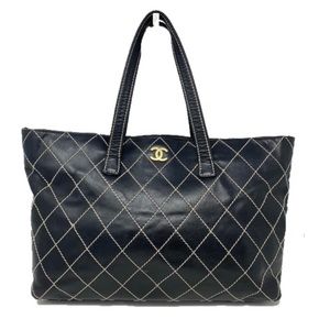 Chanel Calfskin Contrast
Stitch Surpique Tote